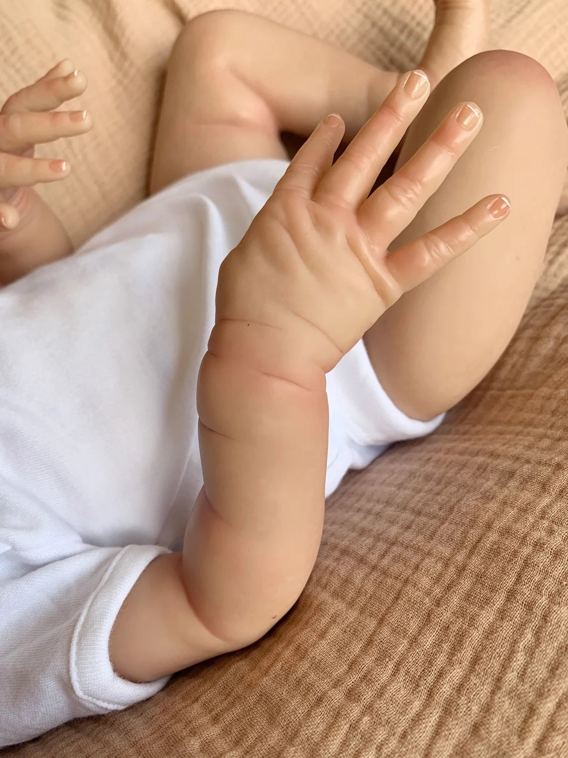 Lifelike Sleeping Girls Reborn Baby Dolls 20 Inches Real Newborn Babies Size That Look Real Baby Realistic Dolls 3D Skin Visible Veins Collectible Art Doll Toys Gifts For 3+ Year Old