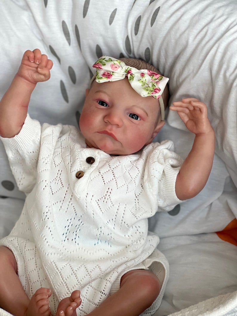 lifelike reborn baby dolls that look real life like babies doll realistic newborn baby dolls for 3+ year old girls reborn toddler dolls beautiful adorable long hair birthday gift for ages 3+ kids children fashion soft cloth body silicone full body open eyes smile cute baby  sleeping baby preemie 5 6 7 8 9 + year old girls children Gift Birthday collection girl boy mother father women daughter granddaughter niece Nephew grand sleeping newborn real looking party Toddler mothers day gifts Christmas