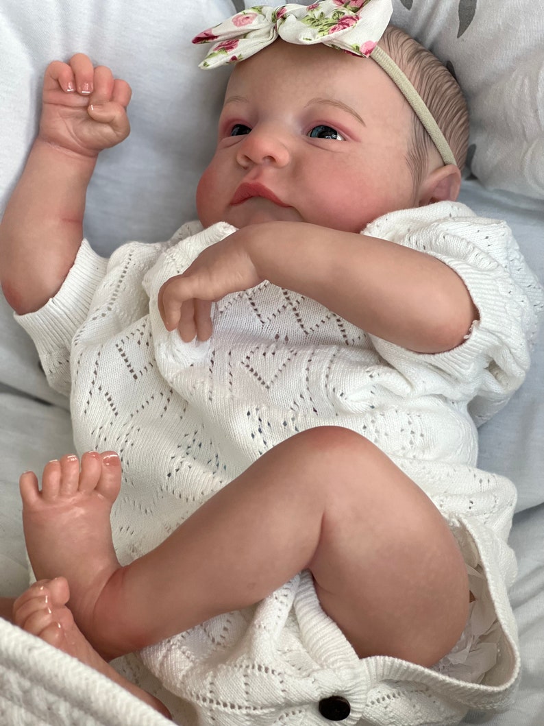 lifelike reborn baby dolls that look real life like babies doll realistic newborn baby dolls for 3+ year old girls reborn toddler dolls beautiful adorable long hair birthday gift for ages 3+ kids children fashion soft cloth body silicone full body open eyes smile cute baby sleeping baby preemie 5 6 7 8 9 + year old girls children Gift Birthday collection girl boy mother father women daughter granddaughter niece Nephew grand sleeping newborn real looking party Toddler mothers day gifts Christmas