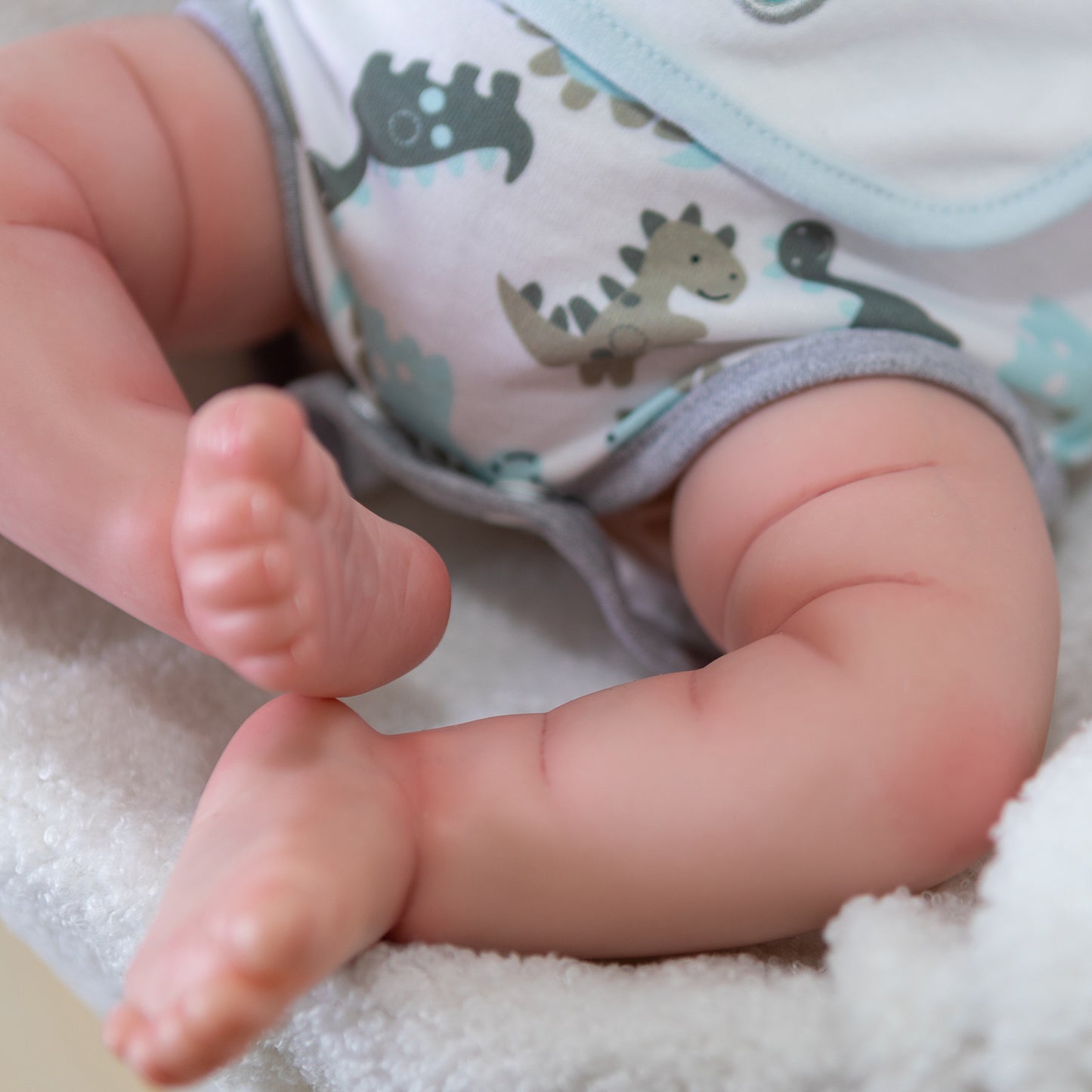 Lifelike baby dolls | reborn baby dolls | Realistic baby dolls| newborn baby dolls | real life baby dolls | therapy dolls for adults | anatomically correct baby girl doll | infant baby doll | gift for kids ages 3+ girl | dementia patients | bebes reales de silicona cuerpo completo | reborn baby dolls weighted cloth body | birthday gift | collection | girl | boys | mother | daughter | granddaughter | sleeping |real look real baby dolls that look real looking | toddler | Mothers day | 3 4 5 6 7 8 9 years