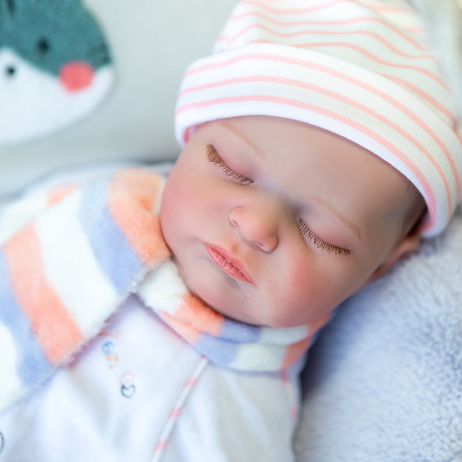 MNMJ Lifelike reborn baby dolls silicone full body & weighted soft cloth body boys girls realistic newborn babeis dolls that look real and feel real life baby dolls toys adorable toddler princess girl birthday gift for ages 3+ year olds kids children